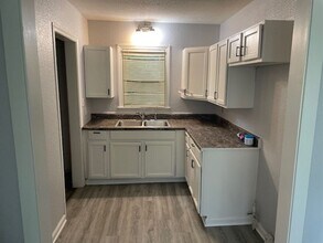 2723 E Mossman Ave in Wichita, KS - Building Photo - Building Photo