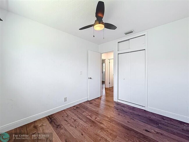 50 NE 56th Ct in Oakland Park, FL - Building Photo - Building Photo