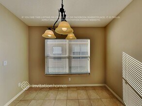 1106 Barclay Wood Dr in Ruskin, FL - Foto de edificio - Building Photo