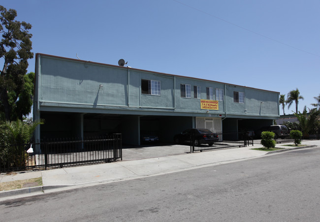 11730 S New Hampshire Ave in Los Angeles, CA - Building Photo - Building Photo