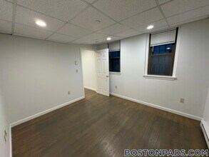 77 Park Dr, Unit D in Boston, MA - Foto de edificio - Building Photo