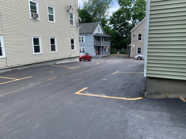43 Illinois St in Worcester, MA - Building Photo - Building Photo