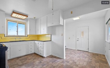 418 E Belle Terrace in Bakersfield, CA - Building Photo - Building Photo