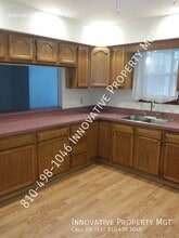 2254 S Graham Rd in Flint, MI - Building Photo - Building Photo