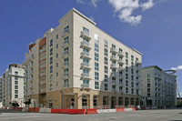 Building F in Miami, FL - Foto de edificio - Building Photo