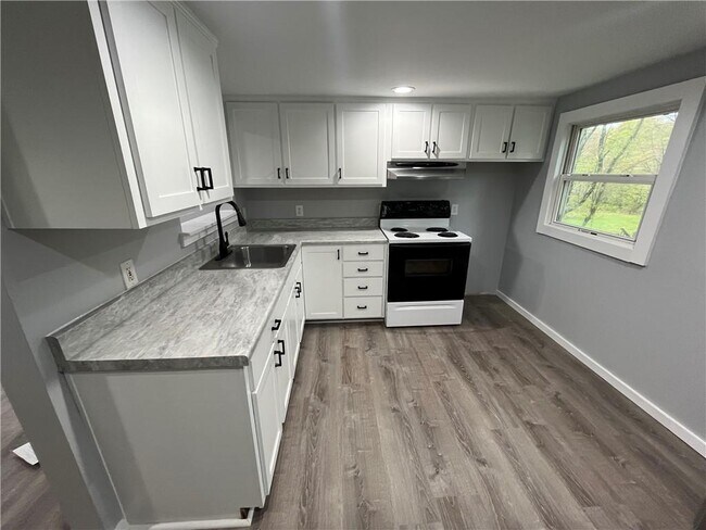 673 Milton Turnpike in Highland, NY - Building Photo - Building Photo