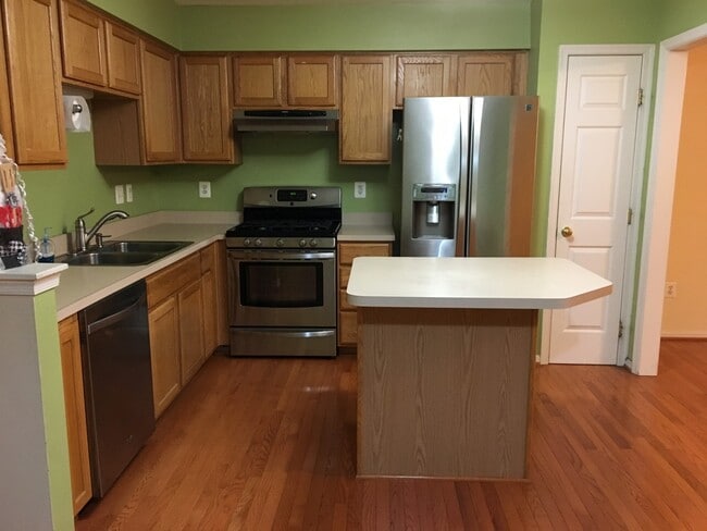 18704 Harmony Woods Ln in Germantown, MD - Building Photo - Building Photo