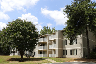 555 Mansell in Roswell, GA - Foto de edificio - Building Photo