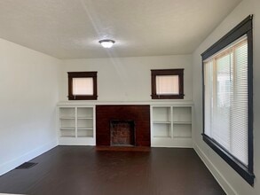 201 Broad Ave NW in Canton, OH - Foto de edificio - Building Photo