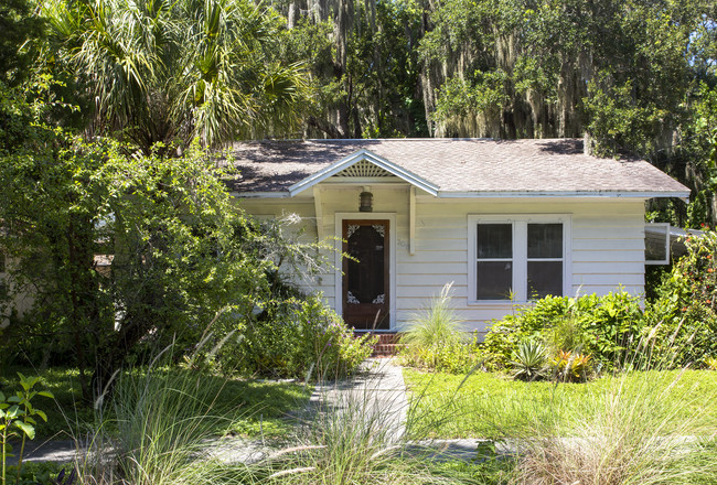 302 President St in Dunedin, FL - Building Photo - Building Photo