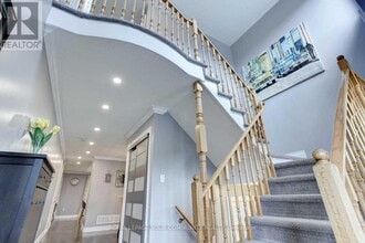 372 Marble Pl in Newmarket, ON - Building Photo - Building Photo