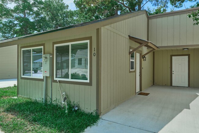 20 Harbour Row Dr in Coldspring, TX - Building Photo - Building Photo