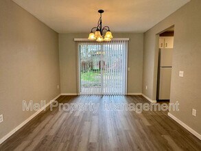 526 Holly Ln in Shelton, WA - Building Photo - Building Photo