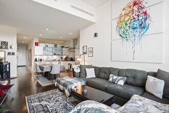 360 Newbury St in Boston, MA - Building Photo - Building Photo