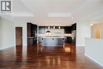 191 King St S in Waterloo, ON - Building Photo - Building Photo