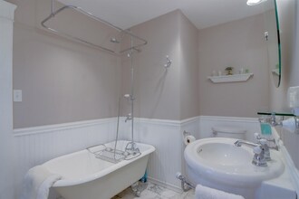 3370 Bancroft St in San Diego, CA - Foto de edificio - Building Photo