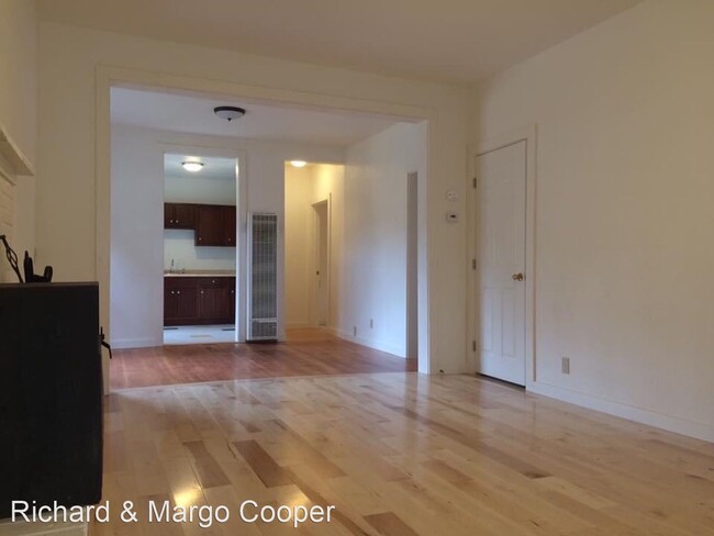 154 N East St in Cloverdale, CA - Building Photo - Building Photo
