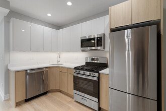 1558 W Juneway Terrace in Chicago, IL - Building Photo - Building Photo