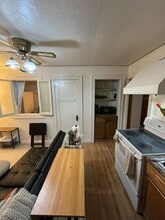 3472 N Downer Ave, Unit A in Milwaukee, WI - Foto de edificio - Building Photo