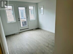 3090 William Cutmore Blvd in Oakville, ON - Building Photo - Building Photo