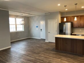 473 Aurora St in Lancaster, NY - Building Photo - Building Photo