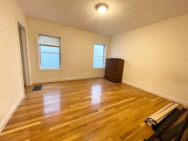 128 Hillside St, Unit 1 in Boston, MA - Building Photo - Building Photo