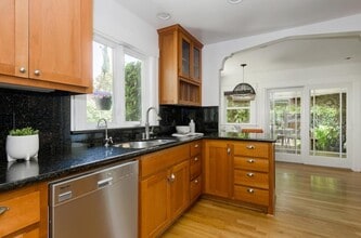 388 E Washington Ave in Sunnyvale, CA - Building Photo - Building Photo
