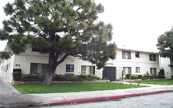 5056 Tujunga Ave in North Hollywood, CA - Building Photo - Building Photo