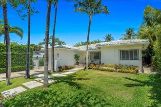 5915 La Gorce Dr in Miami Beach, FL - Building Photo - Building Photo