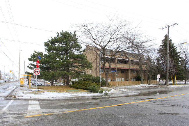 91 Muir Dr in Toronto, ON - Building Photo - Primary Photo