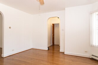 2936 N Neenah Ave in Chicago, IL - Building Photo - Building Photo