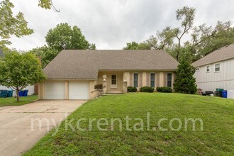 8414 W 98th St in Overland Park, KS - Building Photo - Building Photo