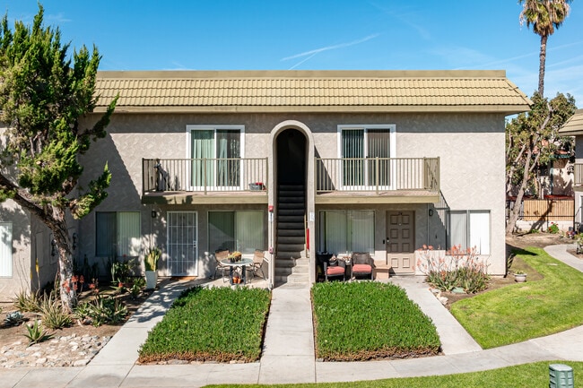 Canyon Villa in Colton, CA - Building Photo - Building Photo