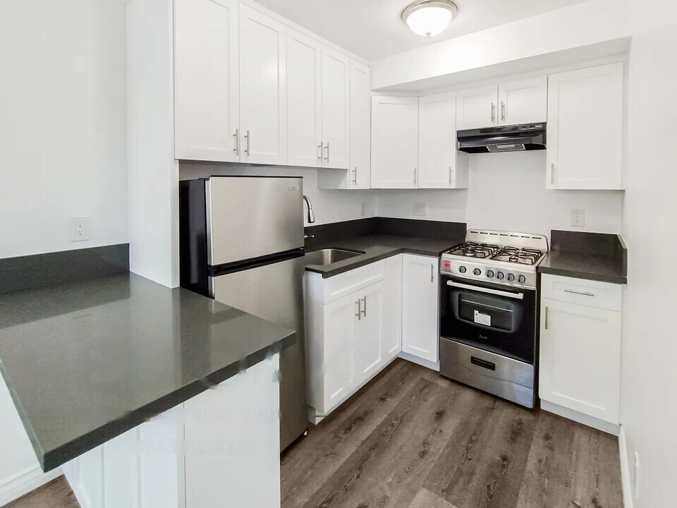 545 W 14th St in Los Angeles, CA - Building Photo