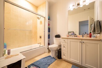 18 Manor St, Unit 2 in Boston, MA - Building Photo - Building Photo