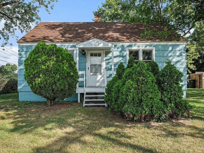 property at 3929 Lincoln Way W