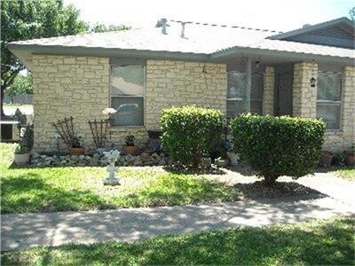 806 N Rhomberg St in Burnet, TX - Building Photo