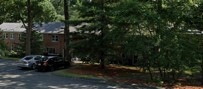 497 Vfw Pky, Unit 1 in Chestnut Hill, MA - Building Photo - Building Photo