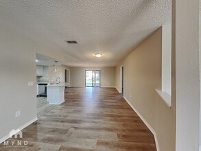10327 Lansfield St in Spring Hill, FL - Building Photo - Building Photo