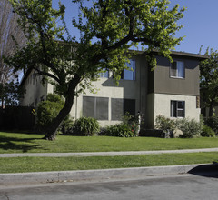 6438 Shirley Ave in Reseda, CA - Building Photo - Building Photo