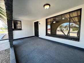 1827 W Hazelwood St in Phoenix, AZ - Building Photo - Building Photo