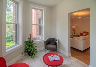 5811 N Winthrop Ave in Chicago, IL - Building Photo - Building Photo