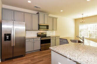 273 Ireland Ln in Dallas, GA - Foto de edificio - Building Photo