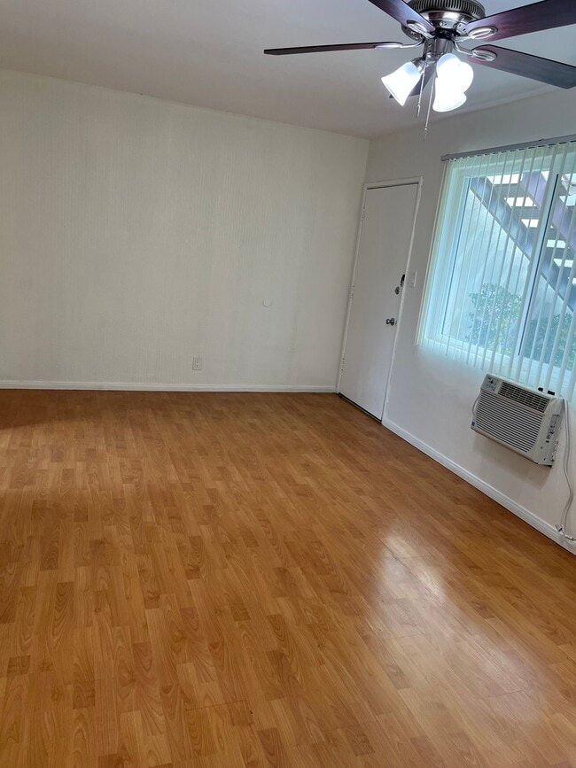 214 W Maple St, Unit #6 in Glendale, CA - Building Photo - Building Photo