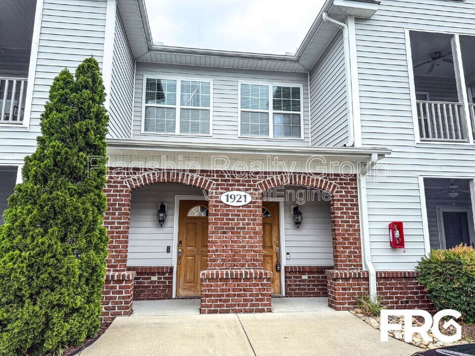 1921 Covengton Way in Greenville, NC - Building Photo