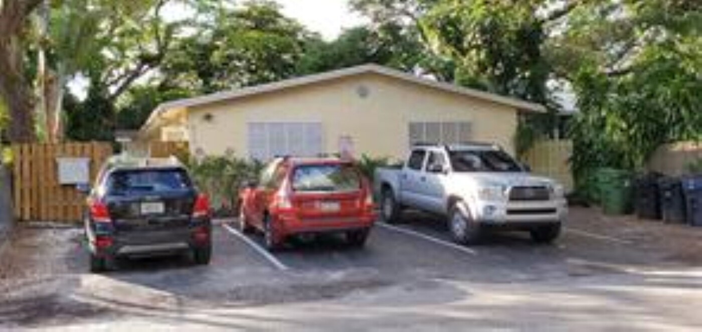 813 SW 14th Ave, Unit 1 in Fort Lauderdale, FL - Building Photo