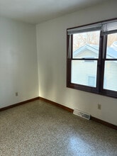 1234 W Governor St in Springfield, IL - Building Photo - Building Photo