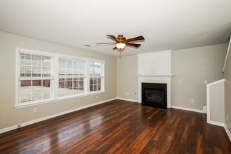 1719 Eagle Trace Dr in Mount Juliet, TN - Foto de edificio - Building Photo