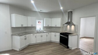 16 Arch St in Waterbury, CT - Building Photo