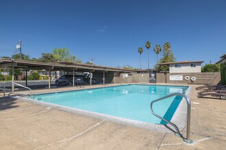 Mayberry at Town & Country in Sacramento, CA - Building Photo - Building Photo